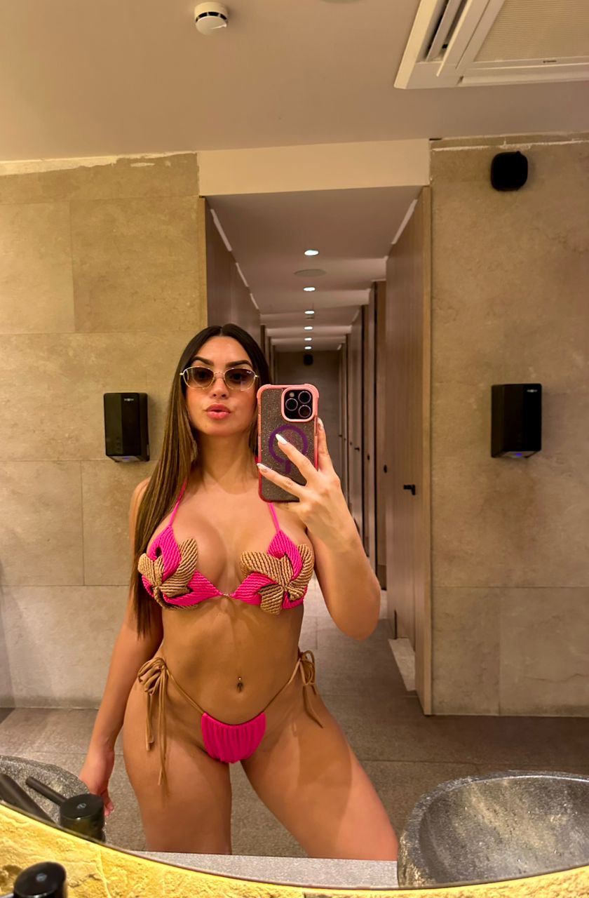 Escort - MONICA - Ibiza Tops